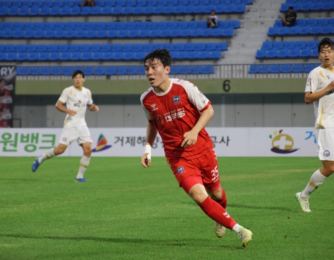 거제시민축구단, 홈에서 당진시민축구단 2-0 완승... 연승행진
